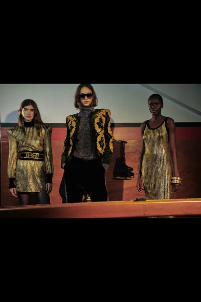 Look 70